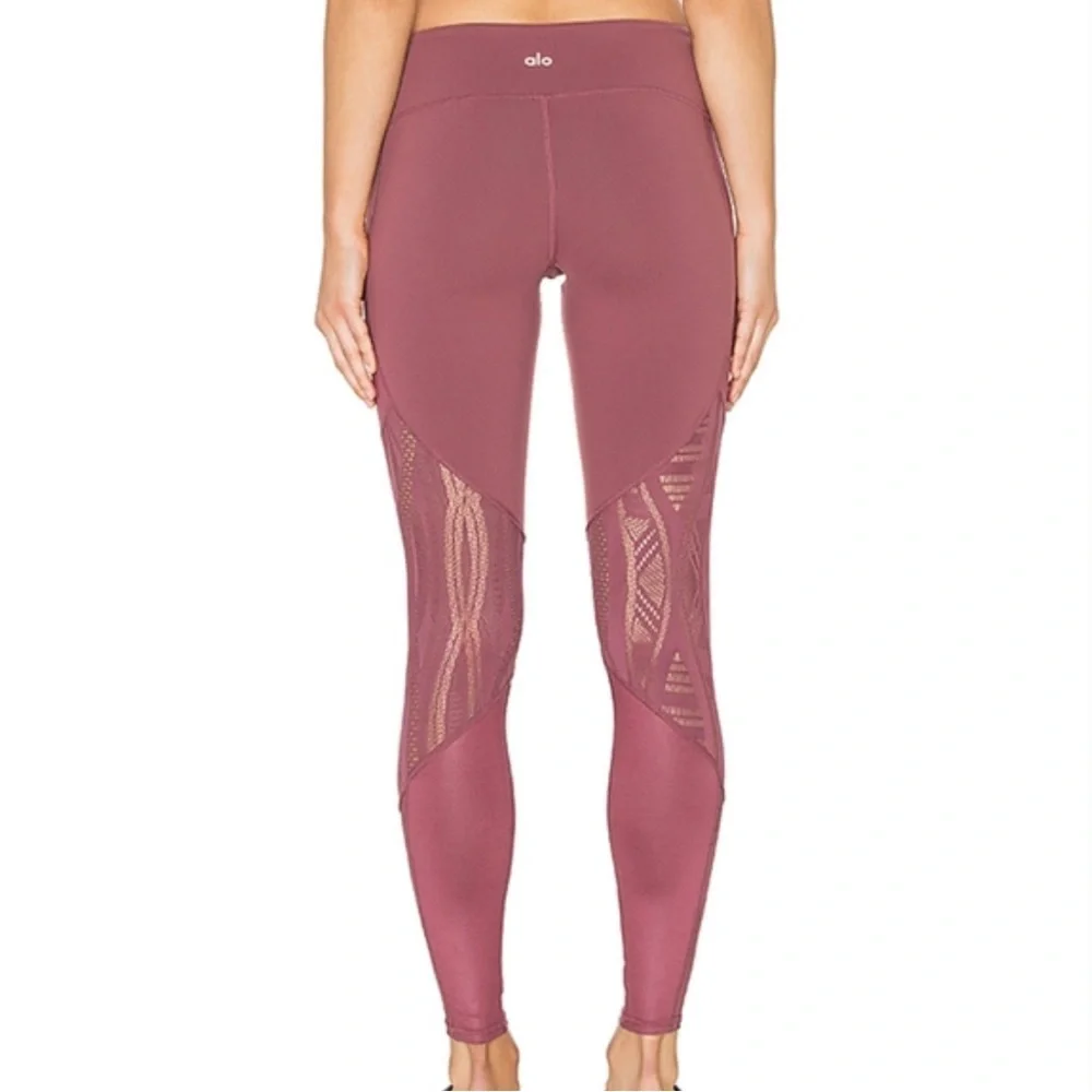 ALO Yoga Vitality Legging in Grenache Glossy Size XS